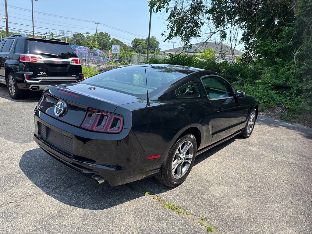 Photo 3 of this FORD MUSTANG PREMIUM