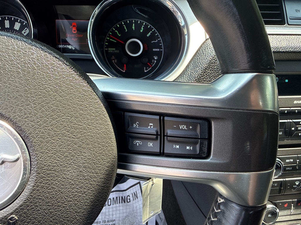 Photo 12 of this FORD MUSTANG PREMIUM