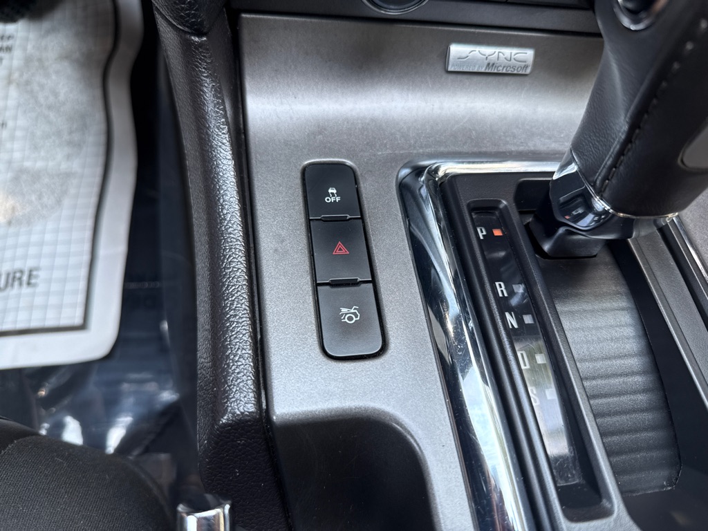 Photo 17 of this FORD MUSTANG PREMIUM