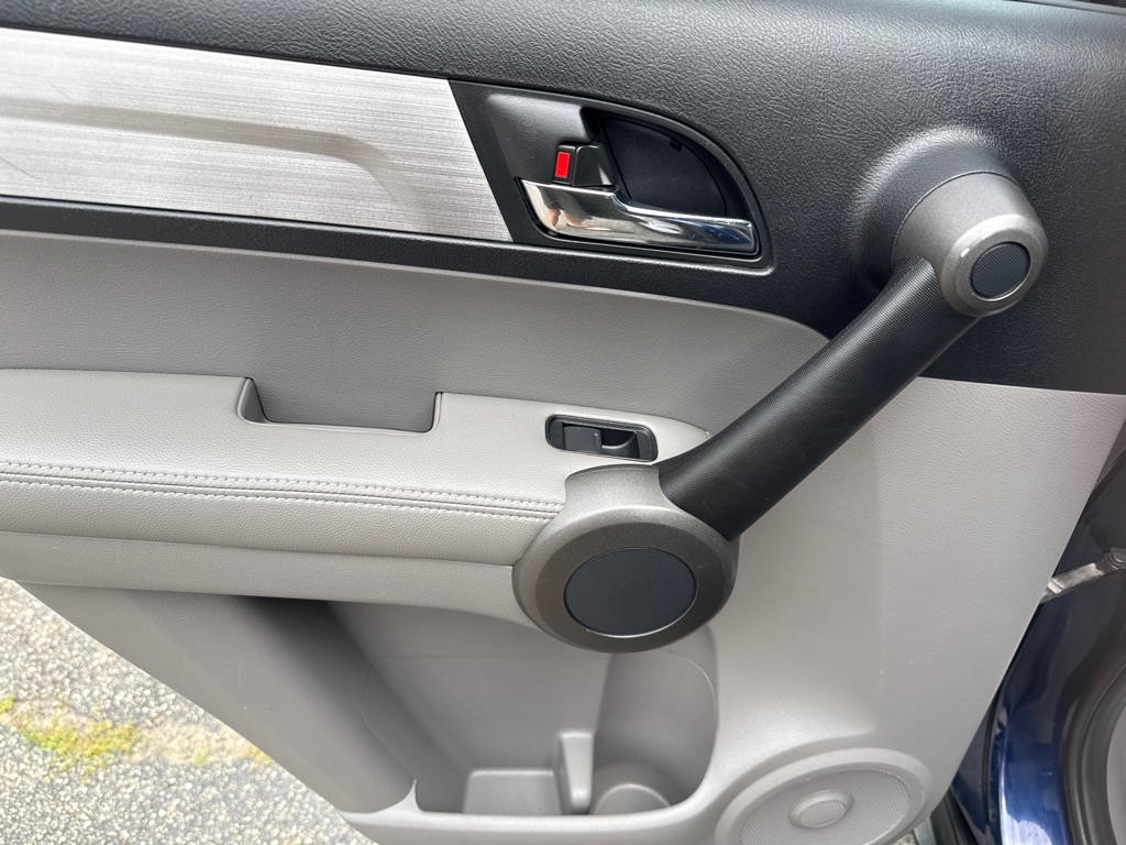 Photo 21 of this HONDA CR-V EX-L