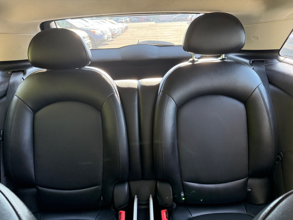 Photo 16 of this MINI COOPER S PACEMAN