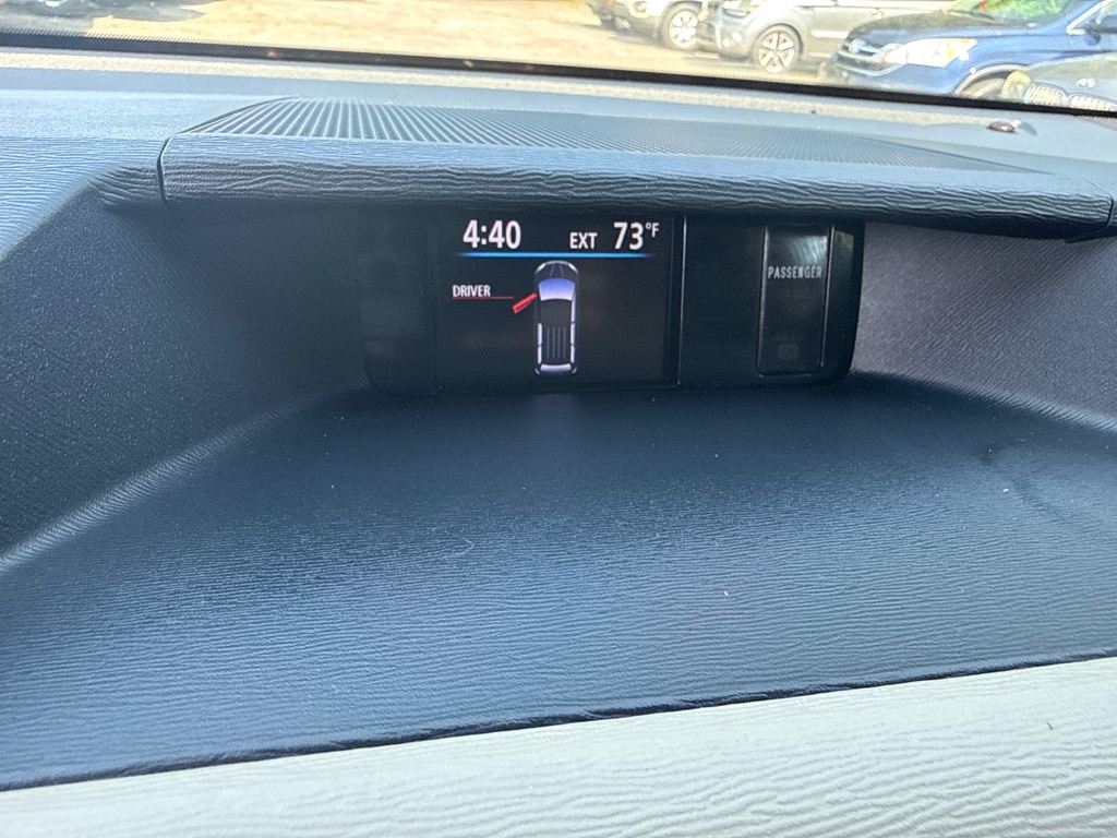 Photo 16 of this TOYOTA SIENNA