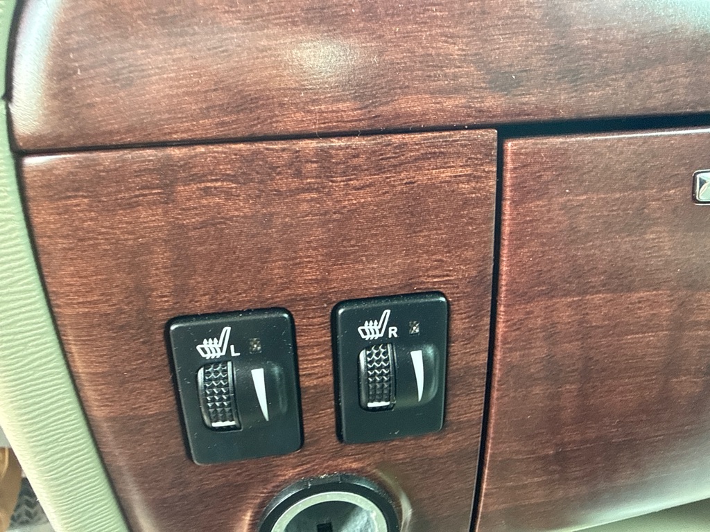 Photo 18 of this TOYOTA SIENNA
