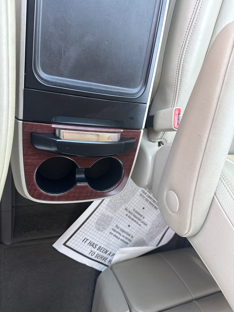 Photo 27 of this TOYOTA SIENNA