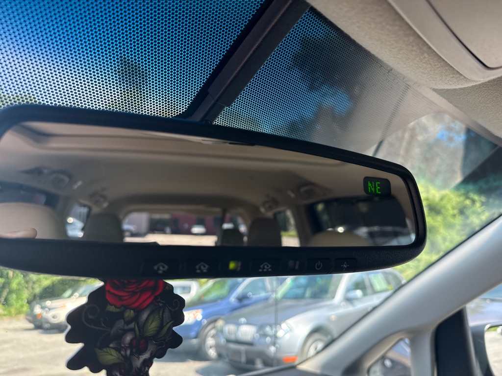 Photo 22 of this TOYOTA SIENNA