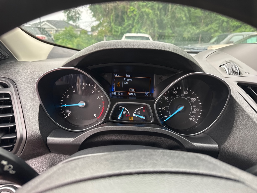 Photo 13 of this FORD ESCAPE SE TECH