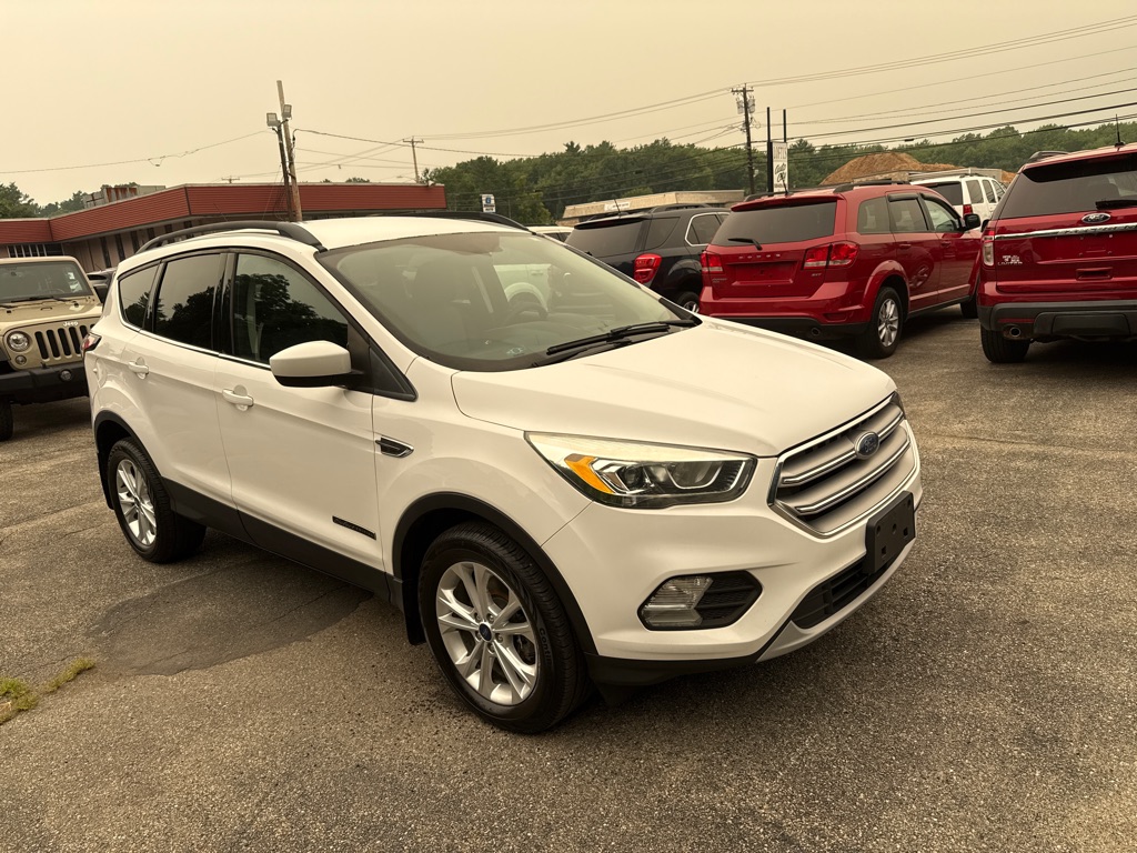 2017 FORD ESCAPE SE TECH