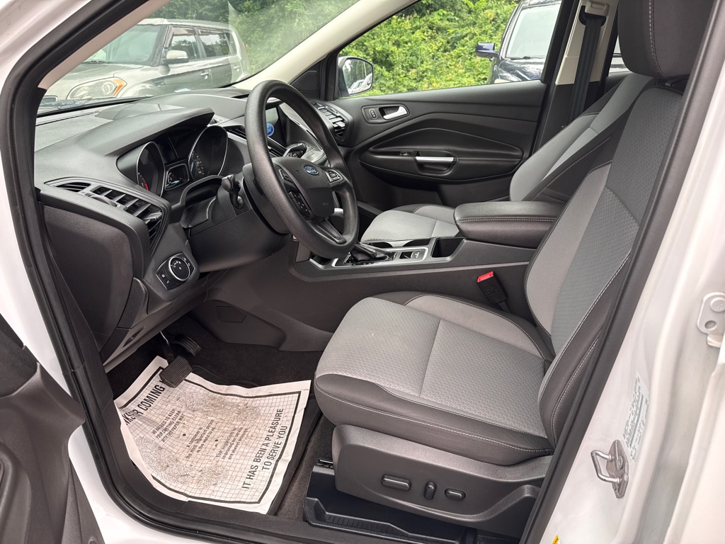 Photo 6 of this FORD ESCAPE SE TECH