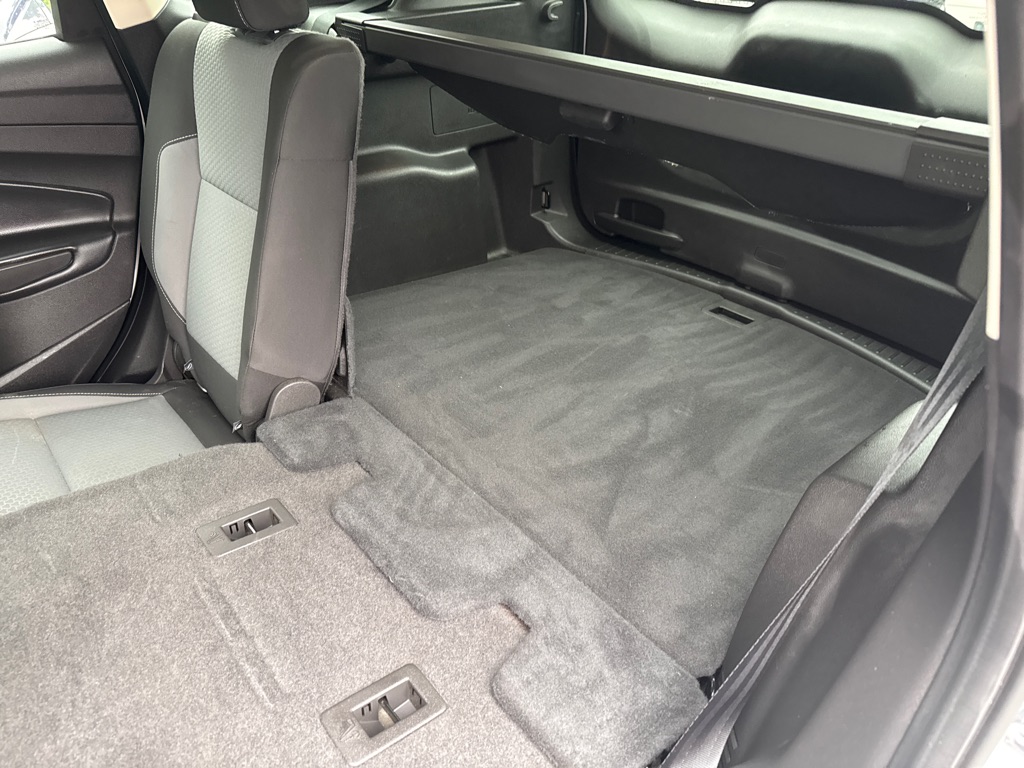 Photo 25 of this FORD ESCAPE SE TECH