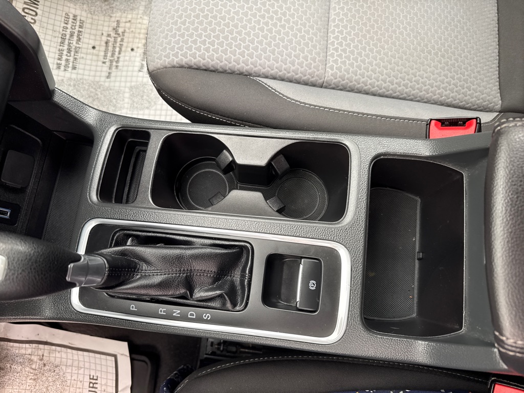 Photo 18 of this FORD ESCAPE SE TECH