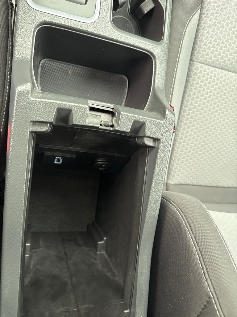 Photo 20 of this FORD ESCAPE SE TECH