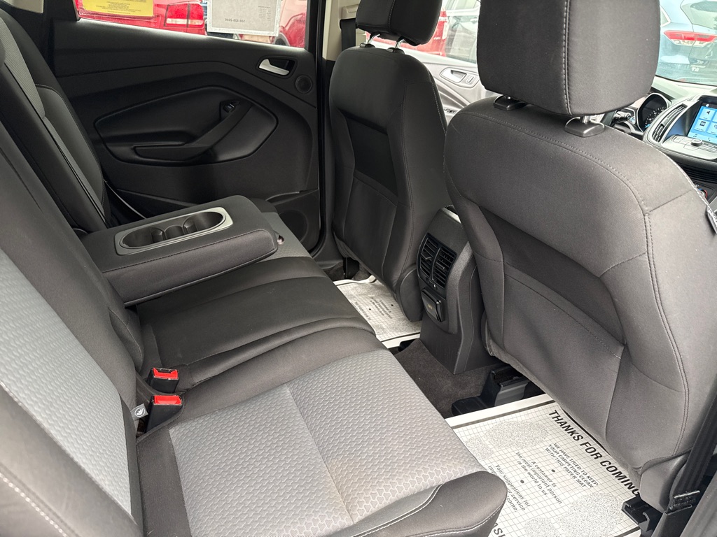 Photo 29 of this FORD ESCAPE SE TECH