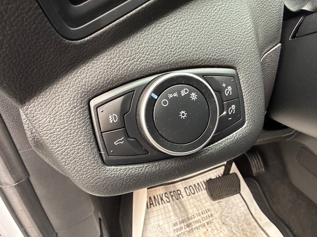Photo 8 of this FORD ESCAPE SE TECH