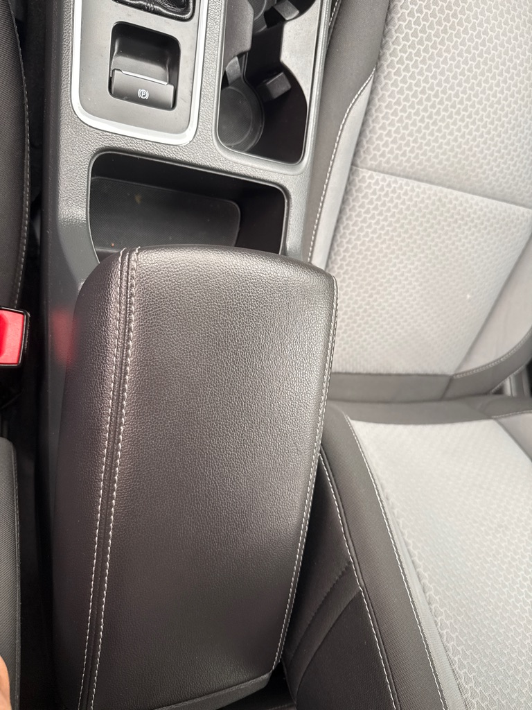 Photo 19 of this FORD ESCAPE SE TECH