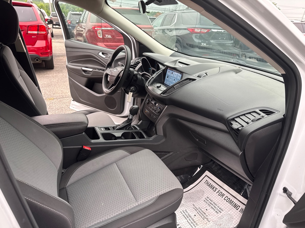 Photo 34 of this FORD ESCAPE SE TECH