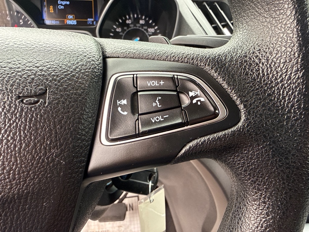 Photo 12 of this FORD ESCAPE SE TECH