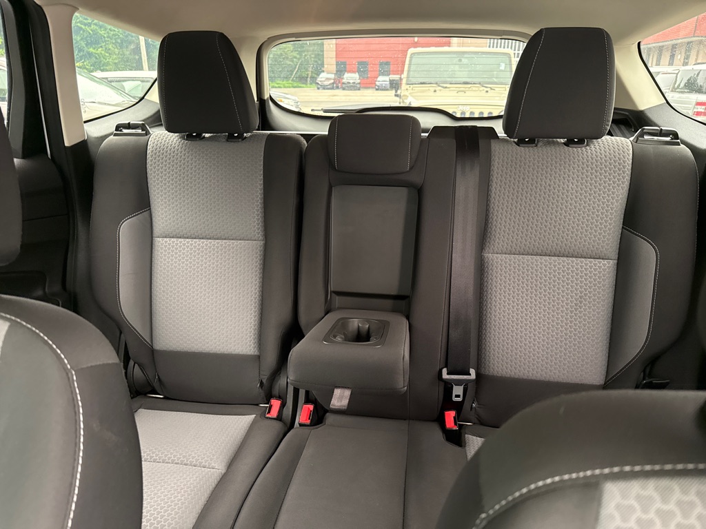 Photo 21 of this FORD ESCAPE SE TECH