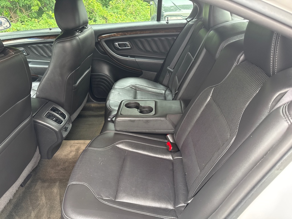 Photo 22 of this FORD TAURUS