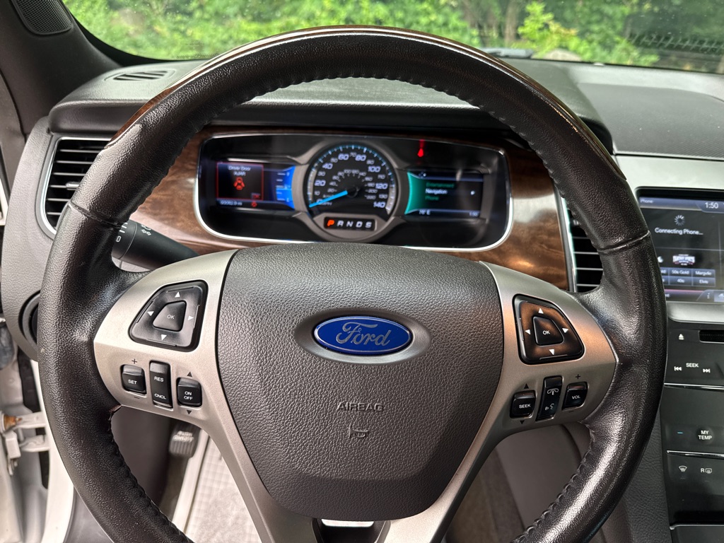 Photo 10 of this FORD TAURUS