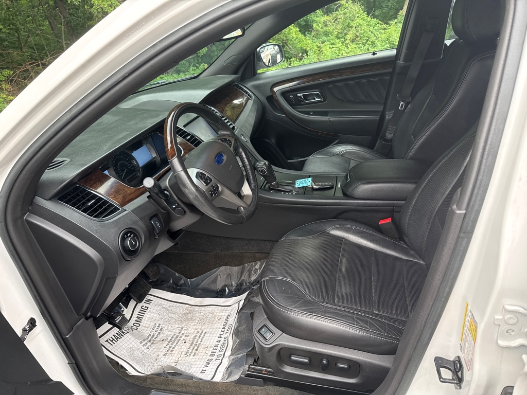 Photo 5 of this FORD TAURUS