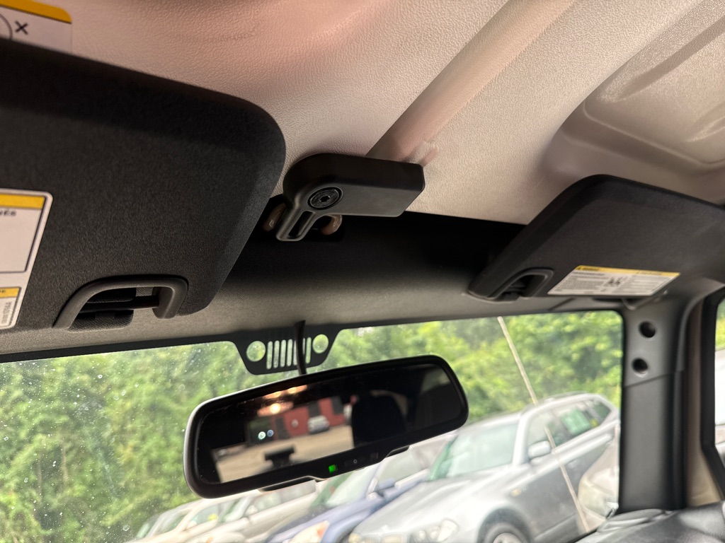 Photo 12 of this JEEP WRANGLER UNLIMI