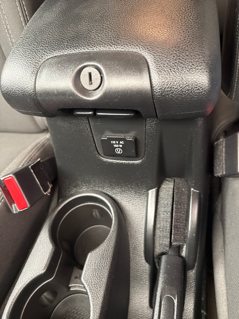 Photo 22 of this JEEP WRANGLER UNLIMI