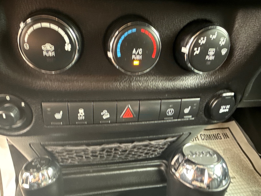 Photo 19 of this JEEP WRANGLER UNLIMI