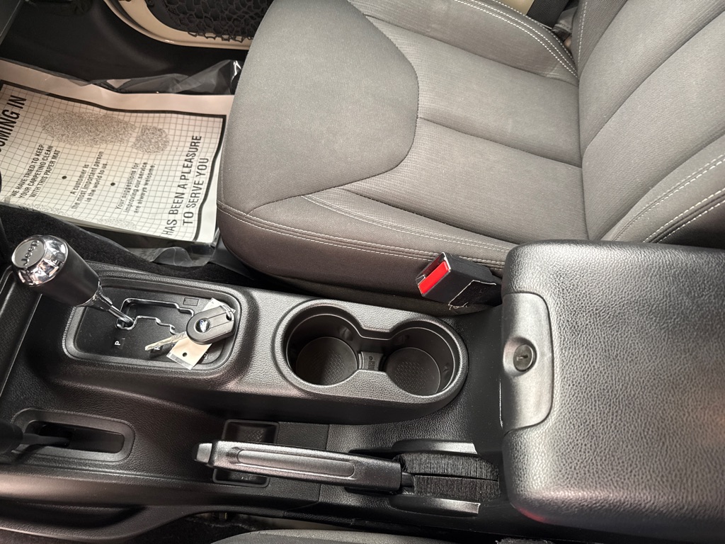 Photo 20 of this JEEP WRANGLER UNLIMI