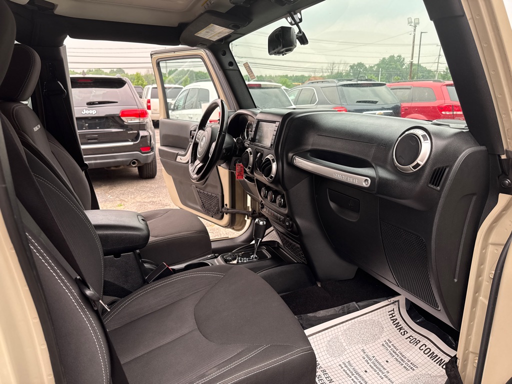 Photo 36 of this JEEP WRANGLER UNLIMI