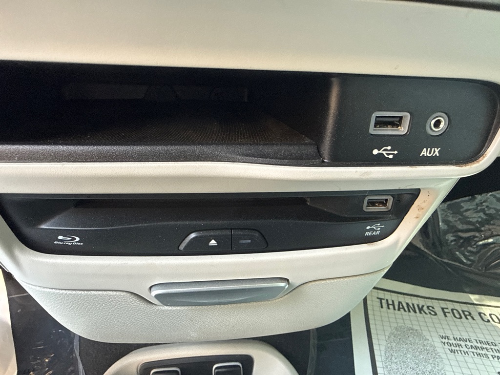 Photo 20 of this CHRYSLER PACIFICA