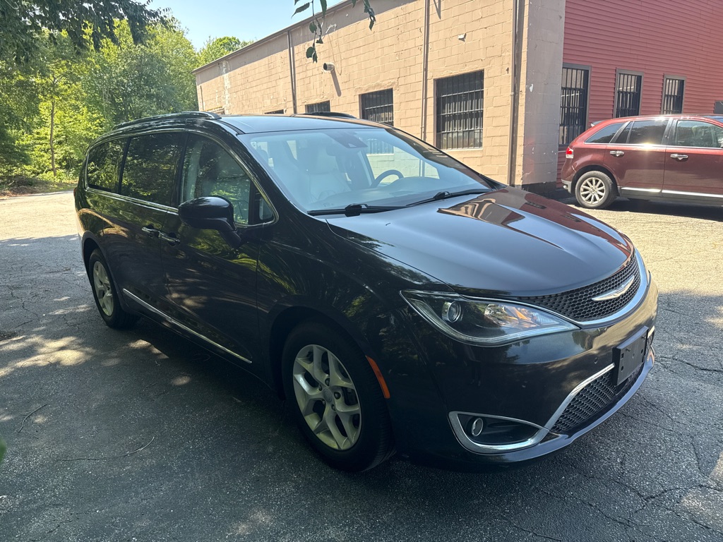 2017 CHRYSLER PACIFICA
