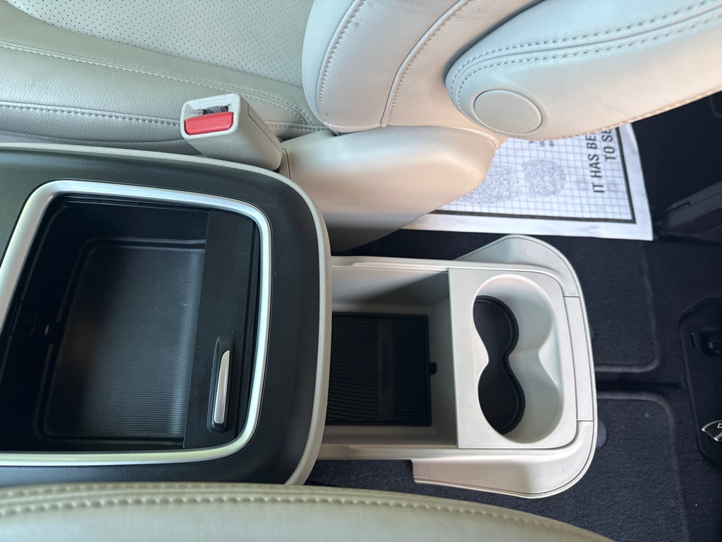 Photo 24 of this CHRYSLER PACIFICA