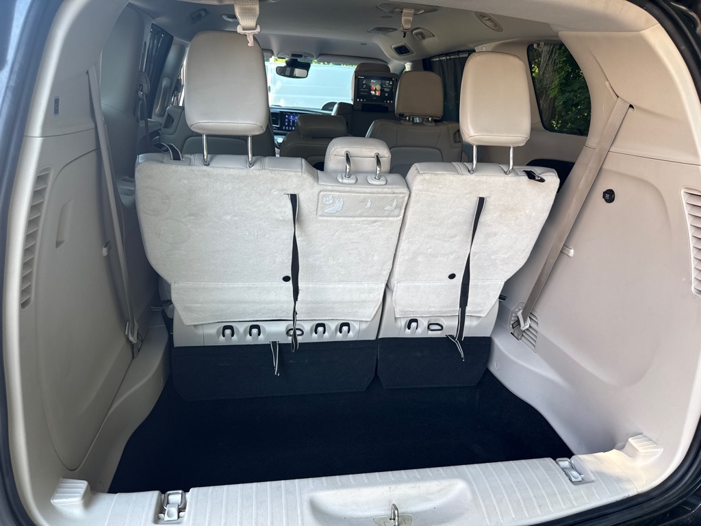 Photo 31 of this CHRYSLER PACIFICA