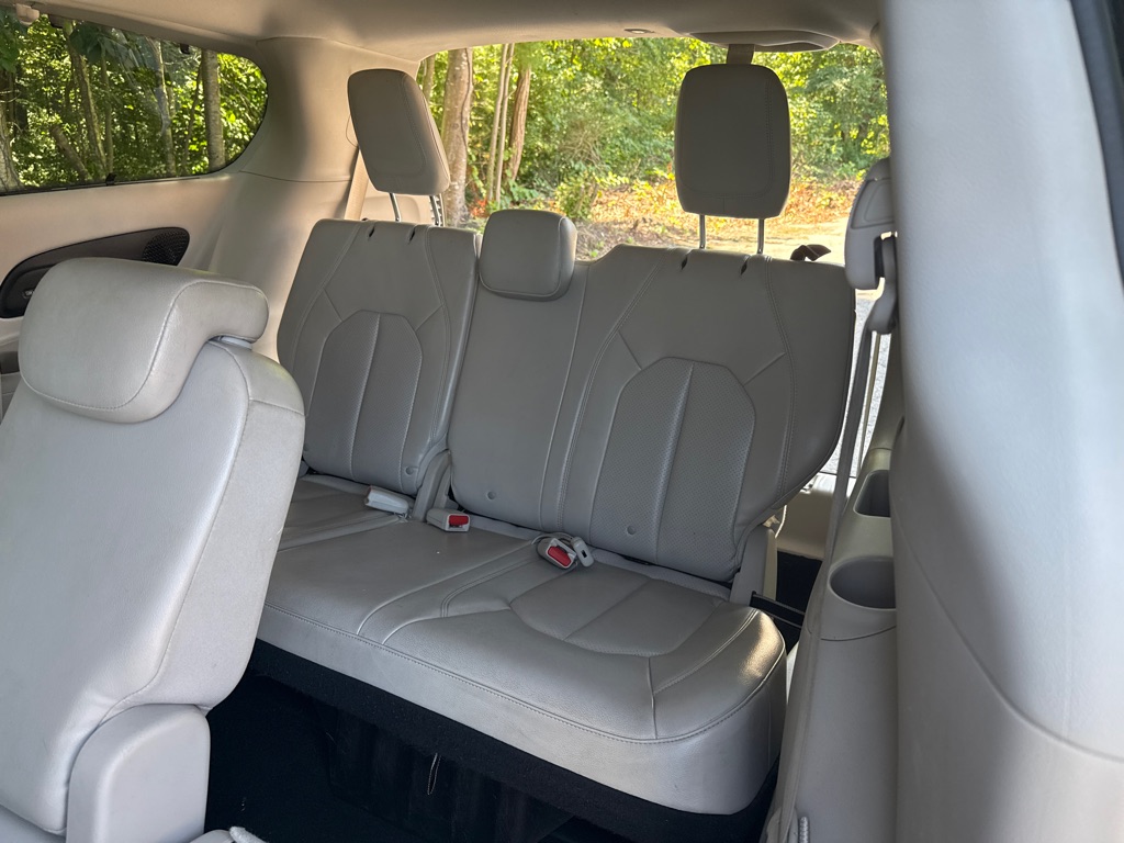 Photo 30 of this CHRYSLER PACIFICA