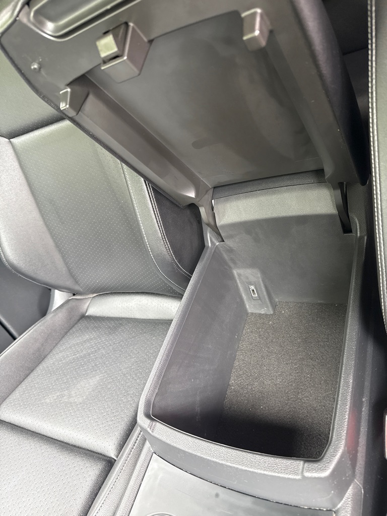 Photo 22 of this VOLKSWAGEN ATLAS W/ TECH
