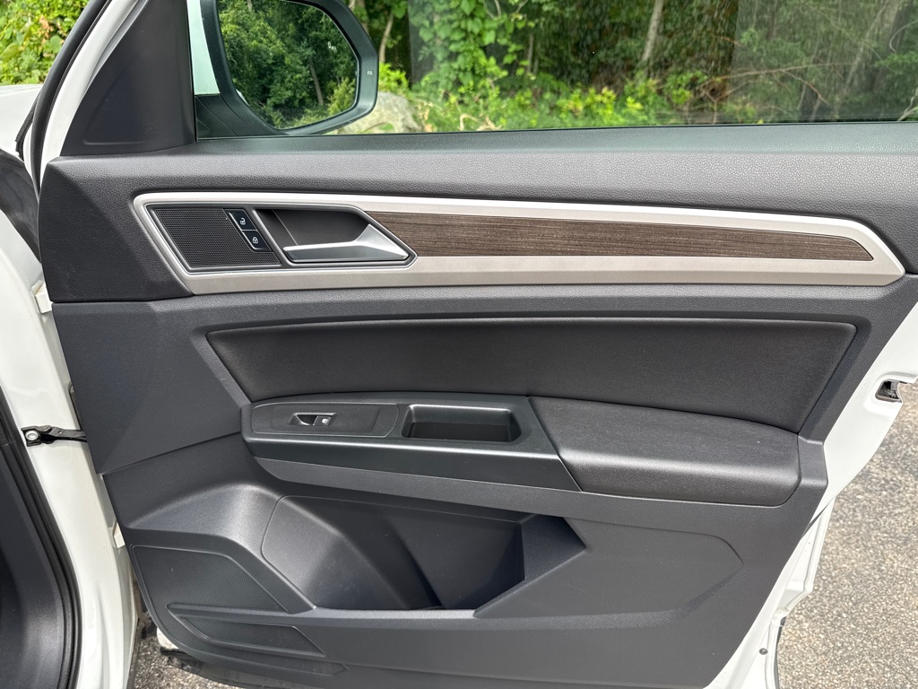 Photo 37 of this VOLKSWAGEN ATLAS W/ TECH