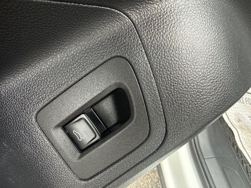 Photo 7 of this VOLKSWAGEN ATLAS W/ TECH