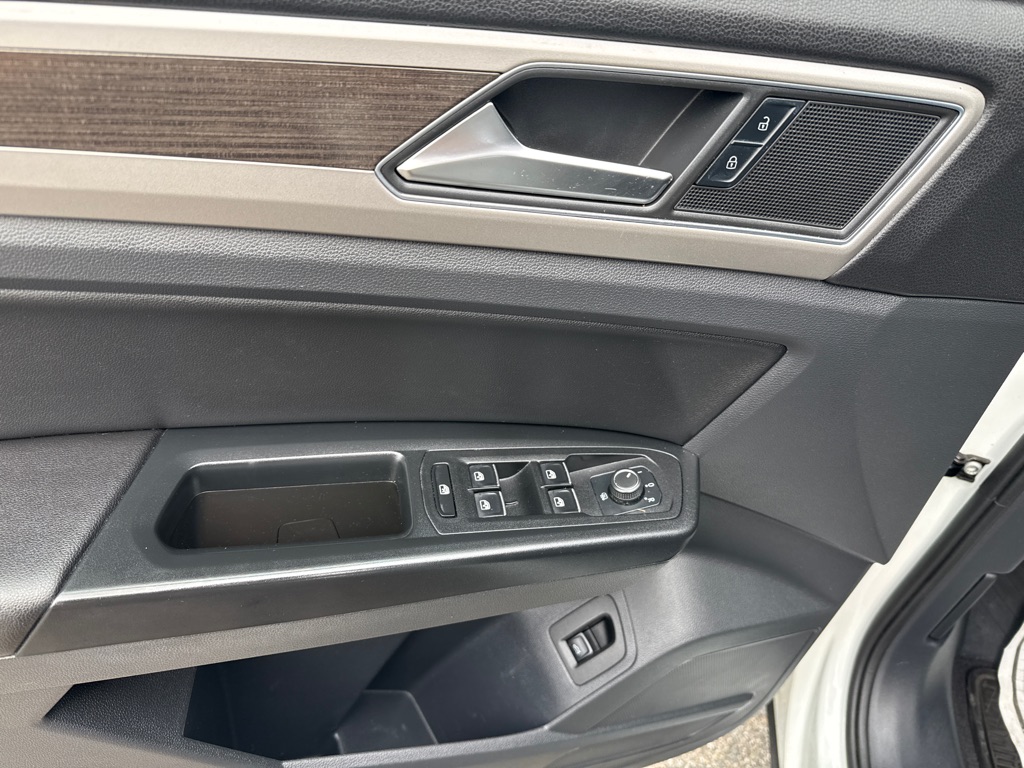 Photo 6 of this VOLKSWAGEN ATLAS W/ TECH