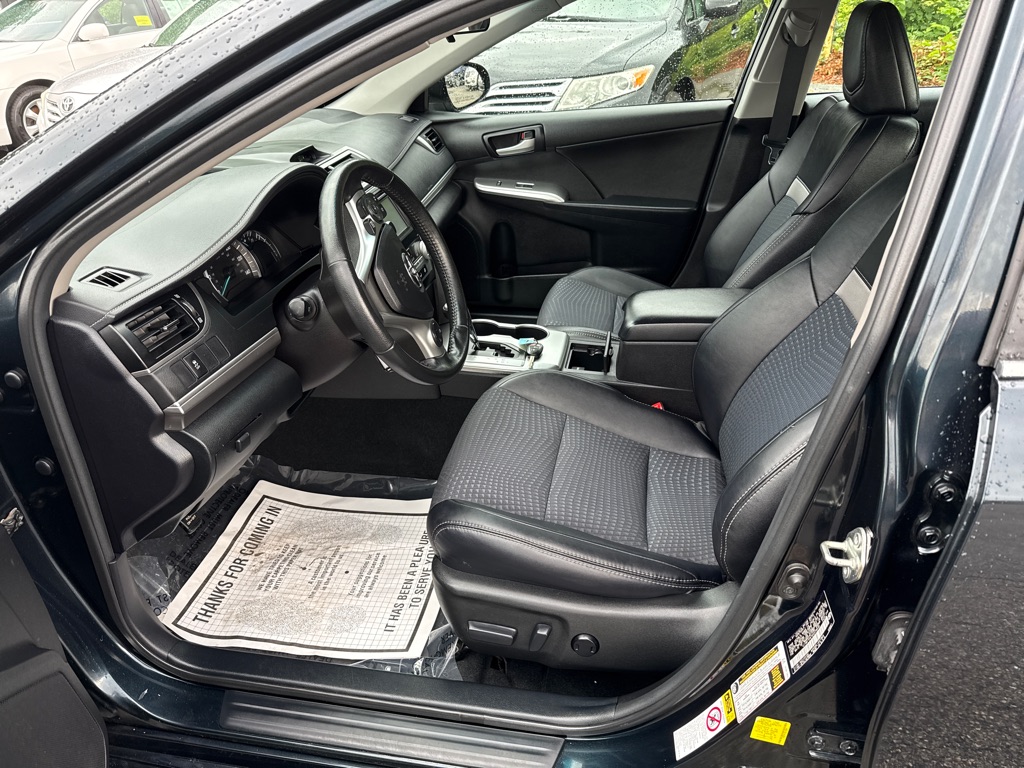 Photo 6 of this TOYOTA CAMRY SE