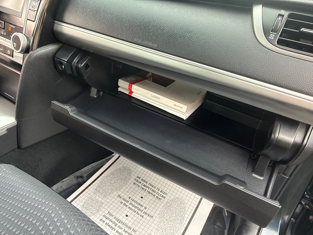 Photo 27 of this TOYOTA CAMRY SE
