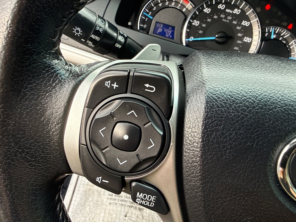 Photo 11 of this TOYOTA CAMRY SE