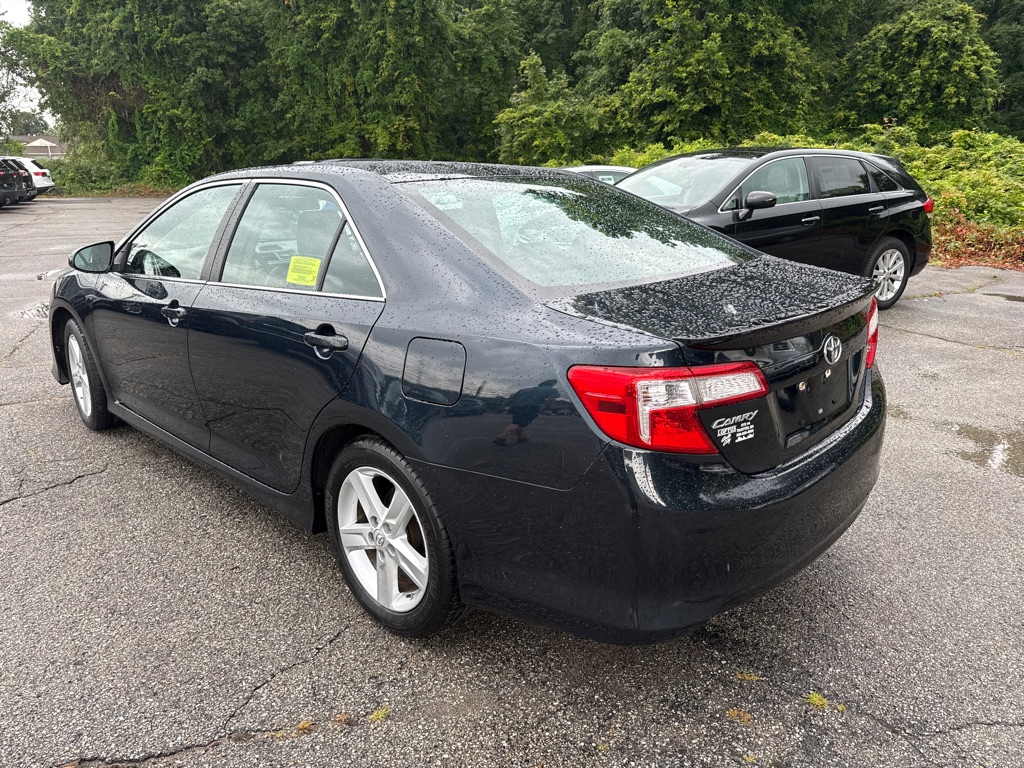 Photo 4 of this TOYOTA CAMRY SE
