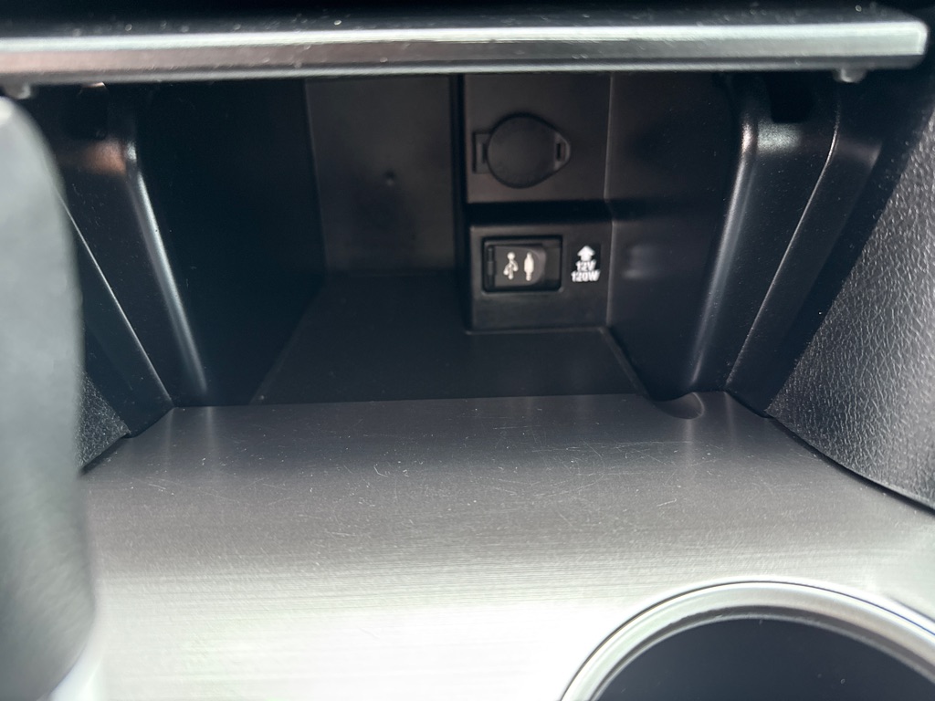 Photo 16 of this TOYOTA CAMRY SE