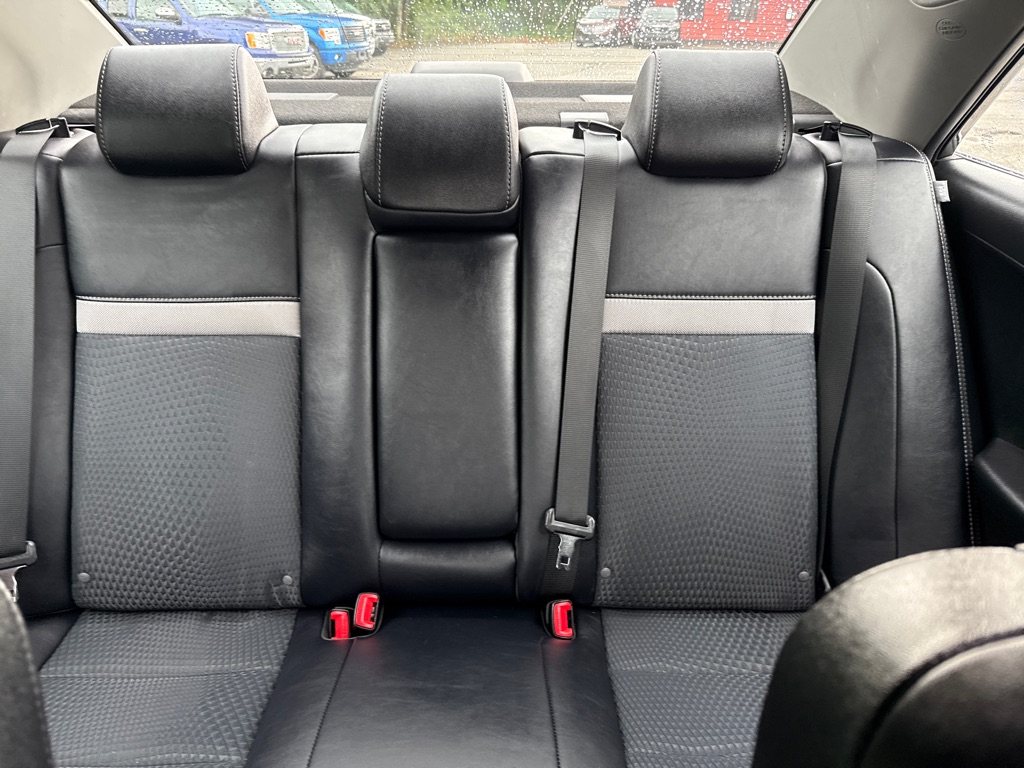 Photo 18 of this TOYOTA CAMRY SE