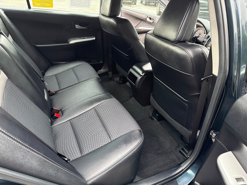 Photo 23 of this TOYOTA CAMRY SE