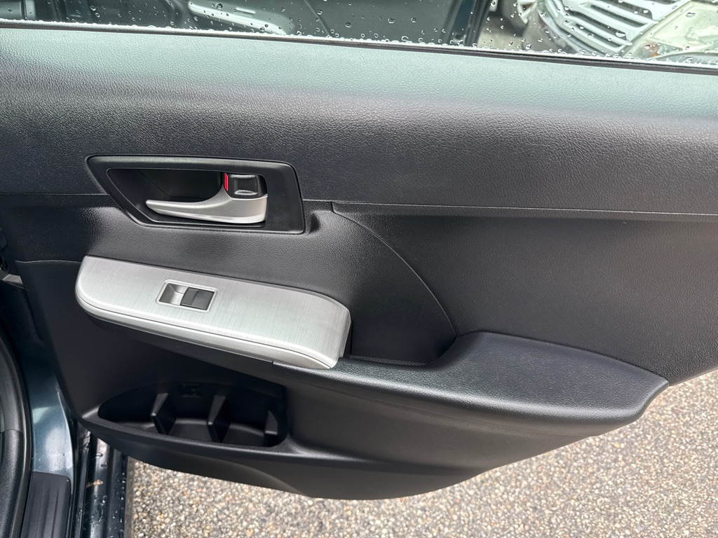 Photo 24 of this TOYOTA CAMRY SE