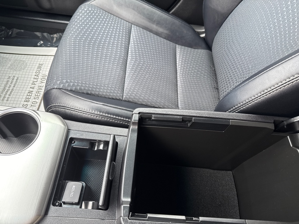 Photo 17 of this TOYOTA CAMRY SE