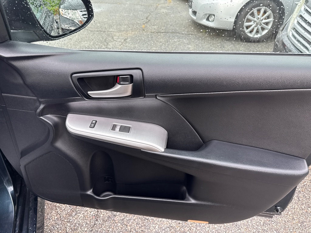 Photo 26 of this TOYOTA CAMRY SE
