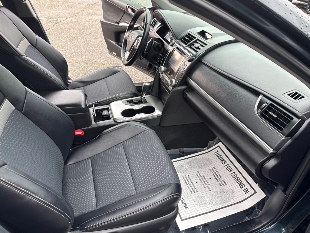 Photo 28 of this TOYOTA CAMRY SE