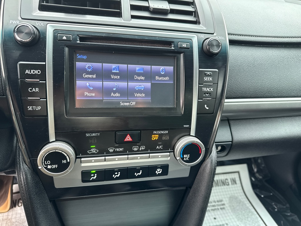 Photo 14 of this TOYOTA CAMRY SE